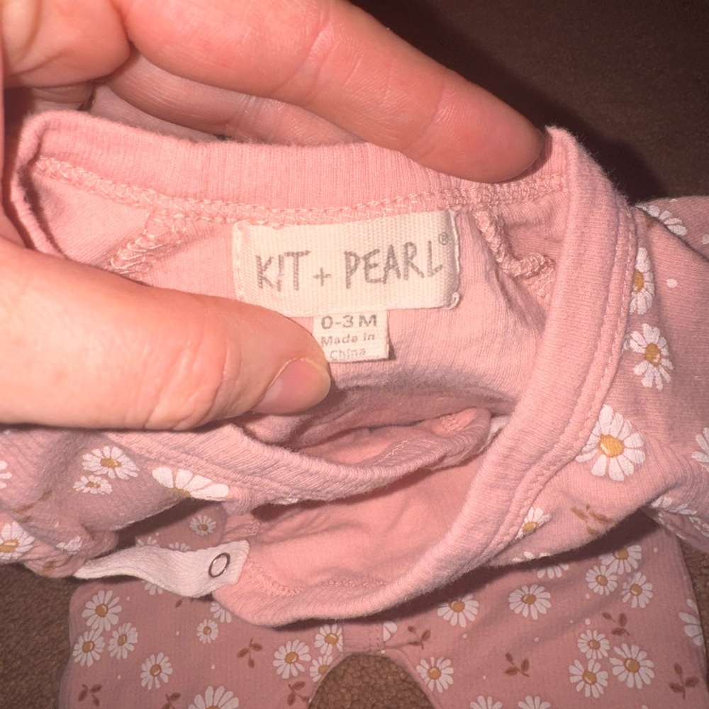 Pink Daisy Footed One-Piece Romper - Kit + Pearl 0-3 months - Picture 3 of 5